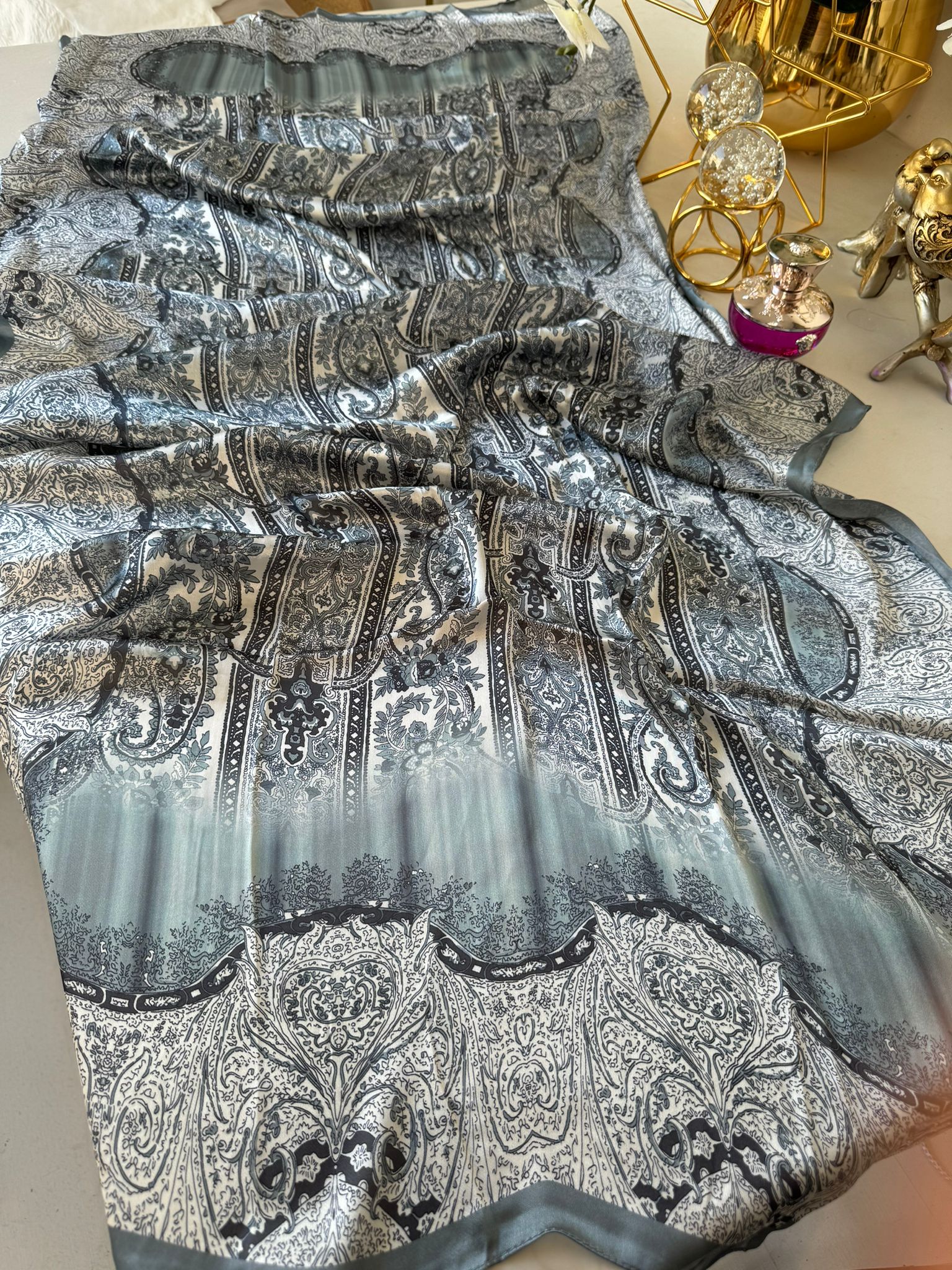 Etro Marka Yeni Sezon İthal Etnik Desen Vual İpek Şal - Antrasit - Organic ScarfsOrganic Scarfs