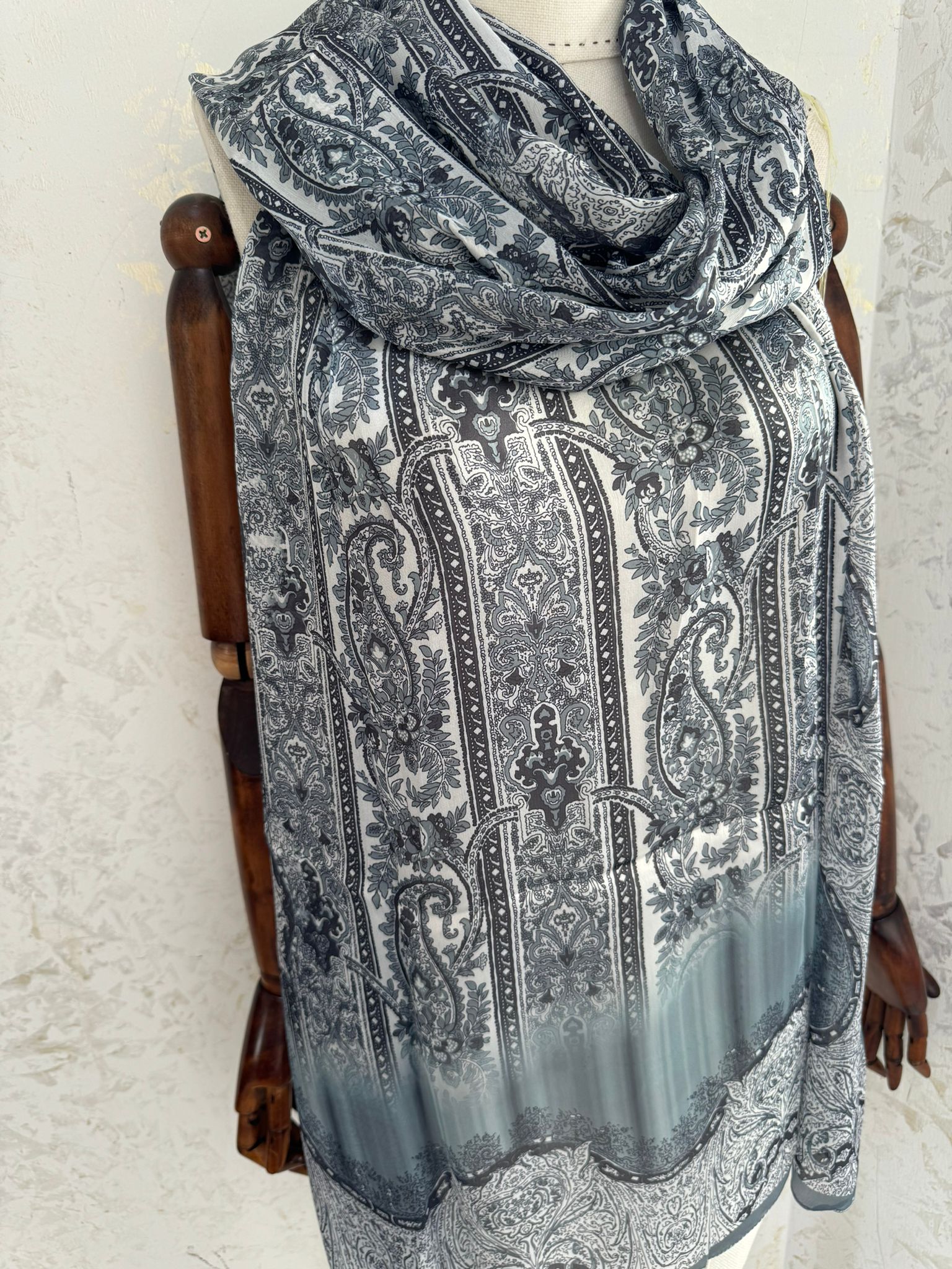 Etro Marka Yeni Sezon İthal Etnik Desen Vual İpek Şal - Antrasit - Organic ScarfsOrganic Scarfs