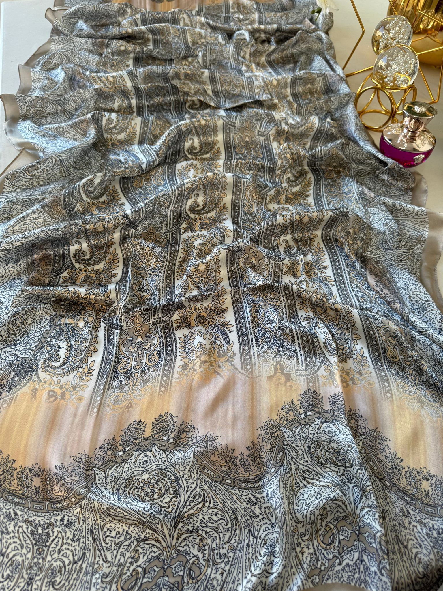 Etro Marka Yeni Sezon İthal Etnik Desen Vual İpek Şal - Bej - Organic ScarfsOrganic Scarfs