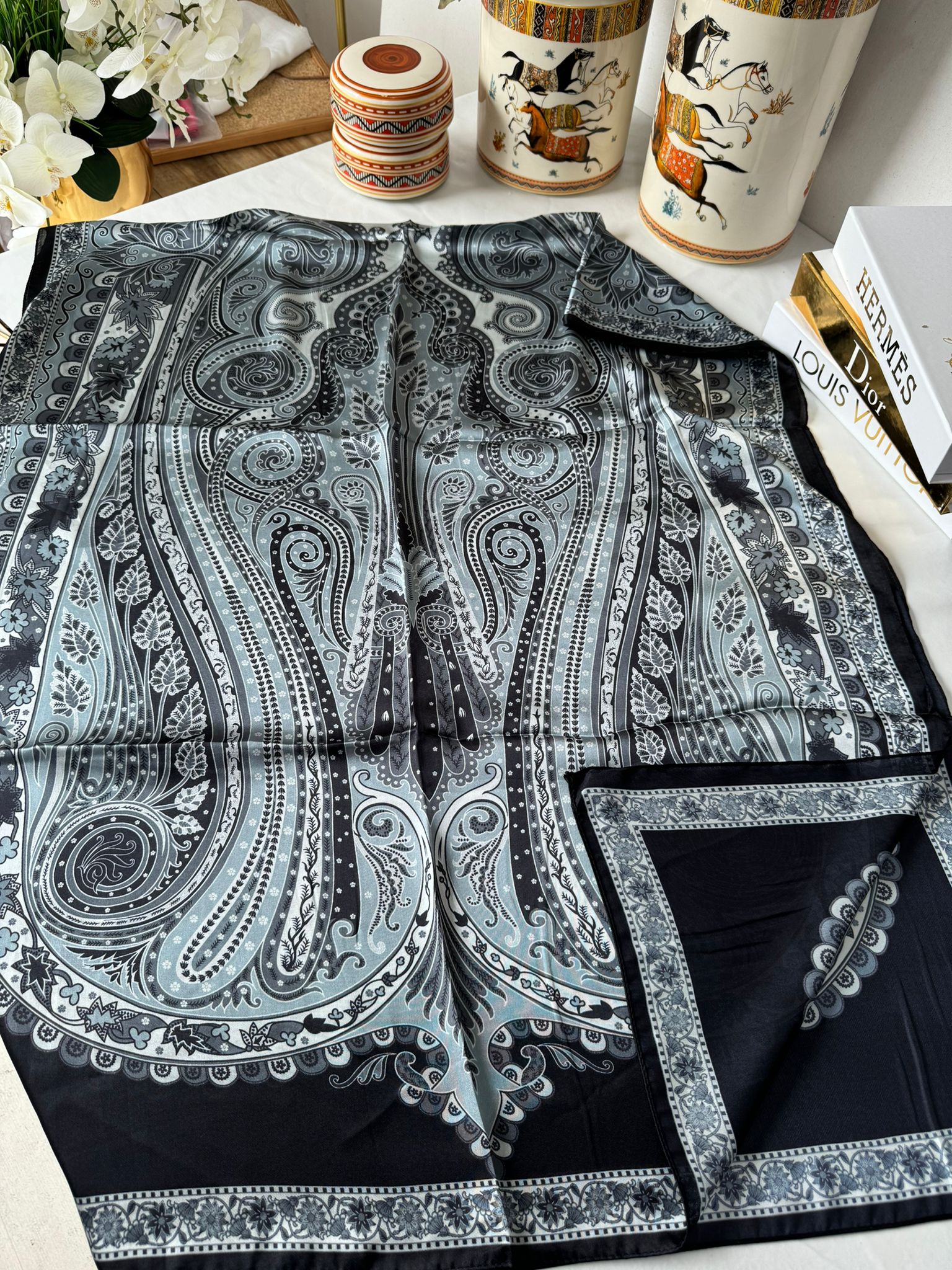 İthal Etro Yeni Sezon İthal Etnik Desen Vual İpek Şal 10041 - Siyah - Organic ScarfsOrganic Scarfs