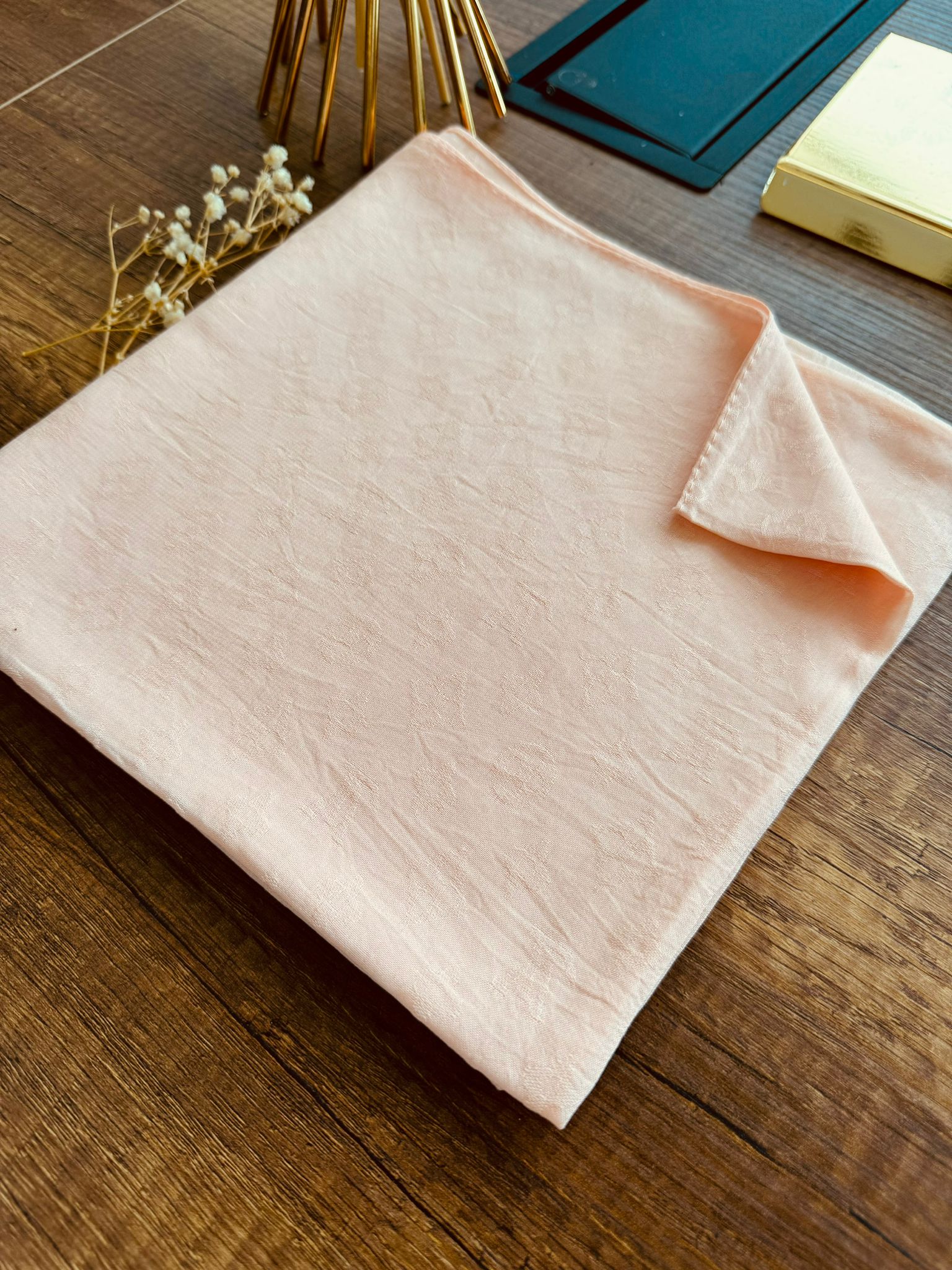 LV Krep Kraş Jakar Eşarp 50971 - Somon - Organic ScarfsOrganic Scarfs