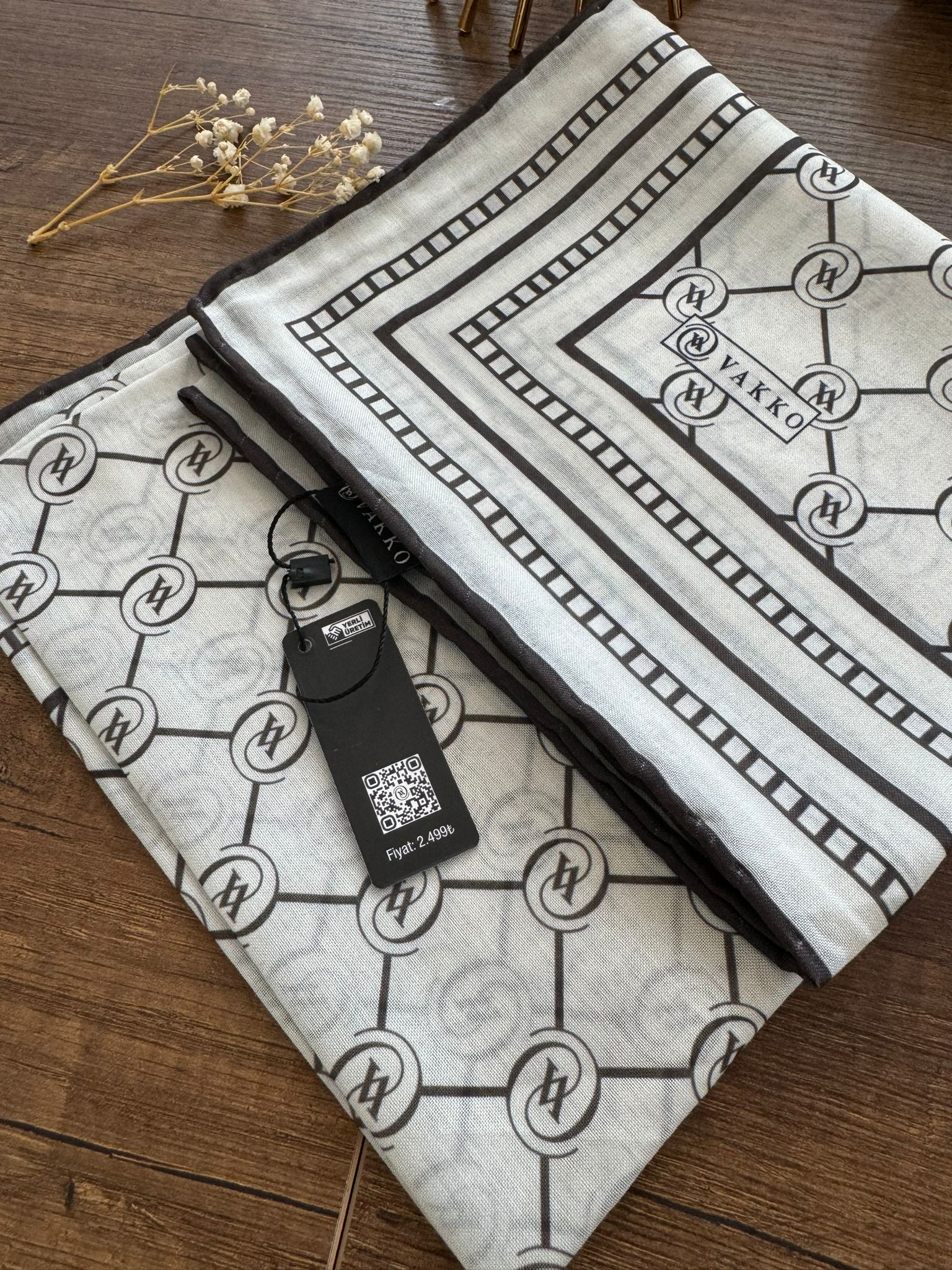 Vakko Monogram Desen Pamuk Soft Eşarp 21510 - Ekru - Organic ScarfsOrganic Scarfs