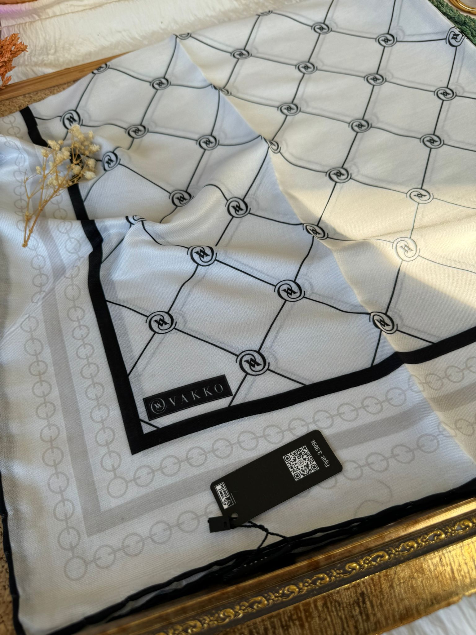 Vakko Zincir Detaylı Pamuk Soft Eşarp 54380 - Bej - Organic ScarfsOrganic Scarfs